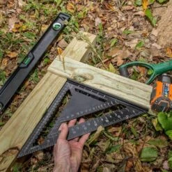 LITZEE Metrisches Dreieck Quadrat Professionelles Holzbearbeitungswinkel Lineal Winkelmesser Messwerkzeug Legierung Sparren Quadrat Zimmermann Hochpräzise - 30CM -Angebote Fliesenleger-Werkzeug Store 28932237 3